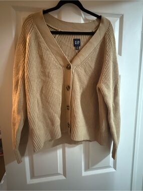 GAP Beige Button-Front V-Neck Cardigan